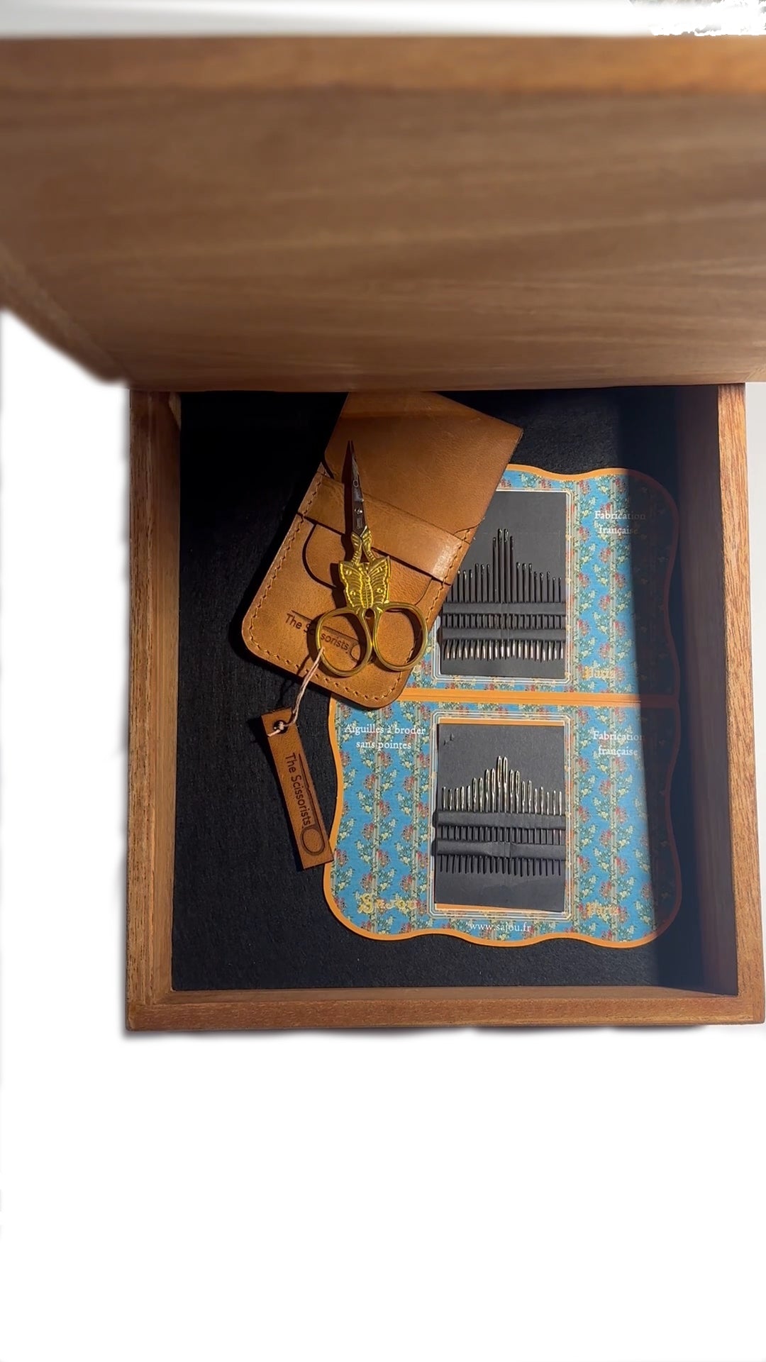 Lap Desk with Butterfly Scissor and 40 Needles