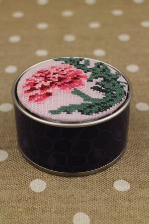 Cross-stitch Boxes to Embroider